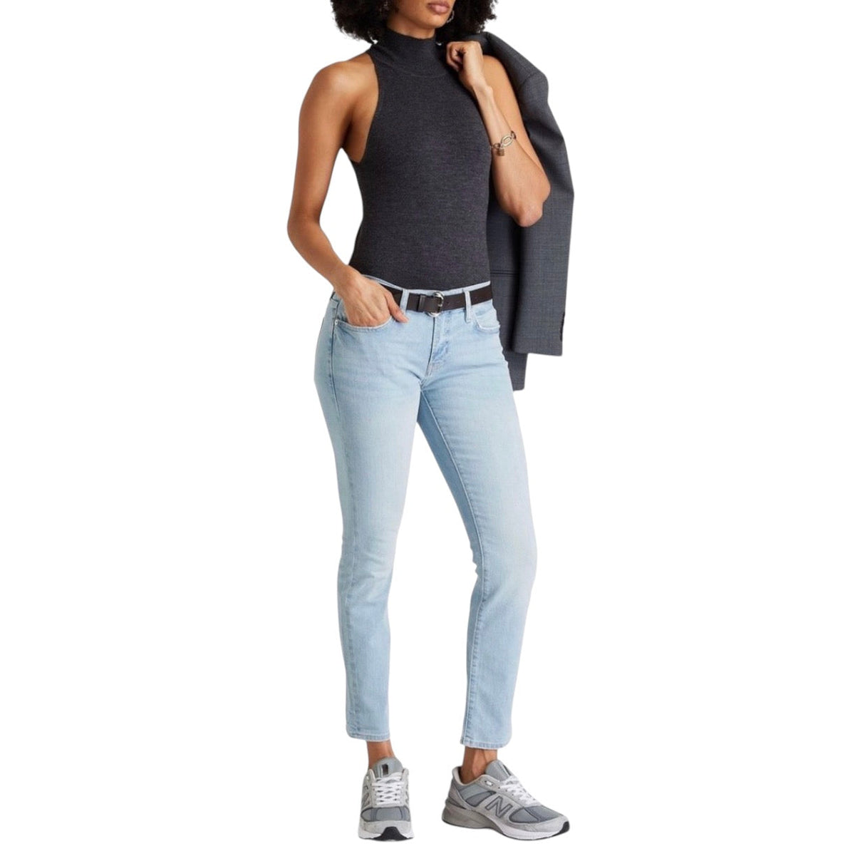 FRAME
Le Garcon mid-rise straight leg boyfriend jeans Finn Sz 26