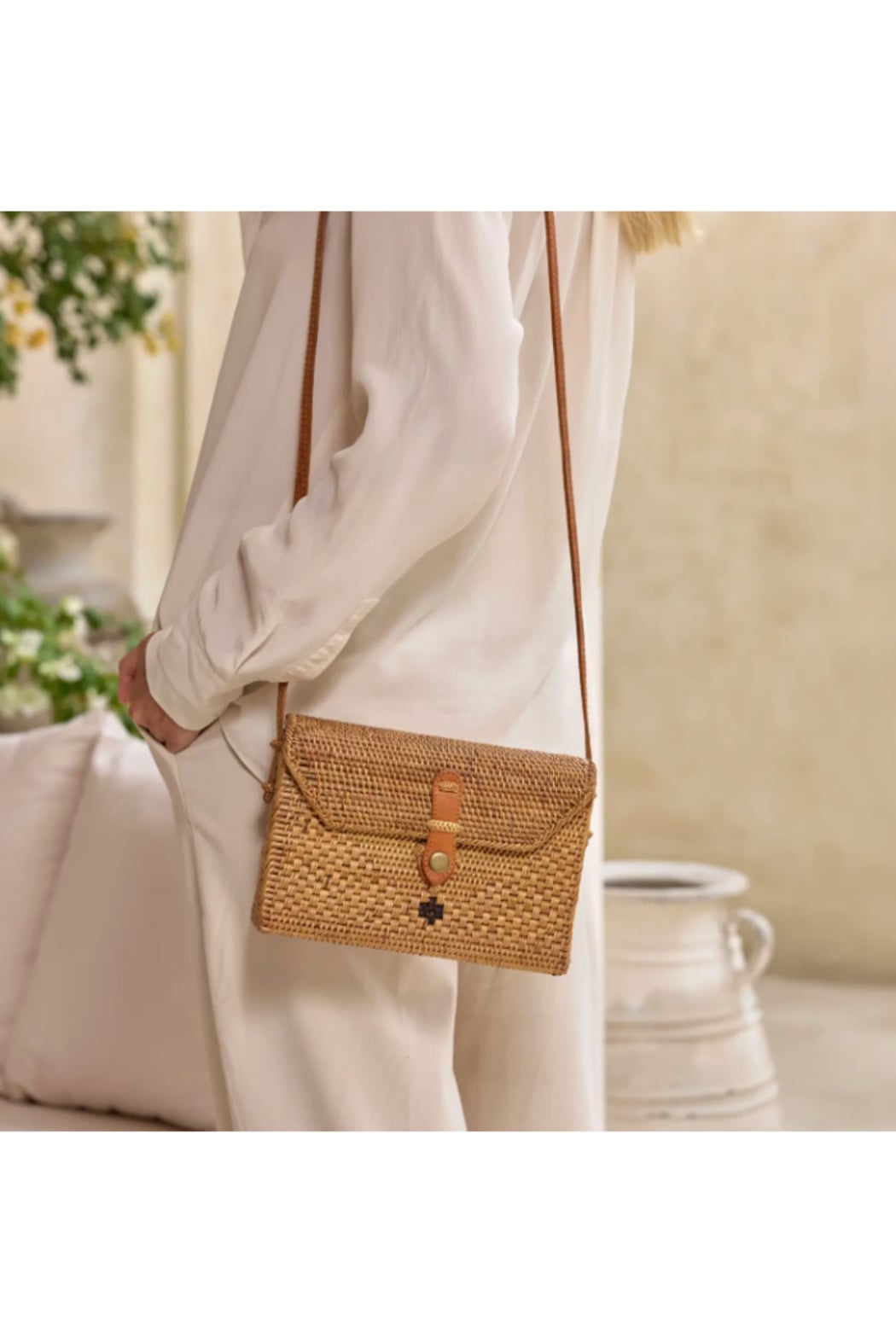 ATA Crossbody Box